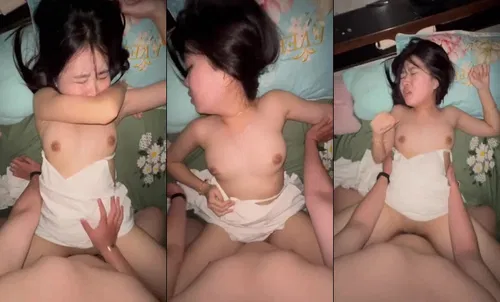 Da trắng bướm múp vừa chịch em còn lấy tay vê núm vú